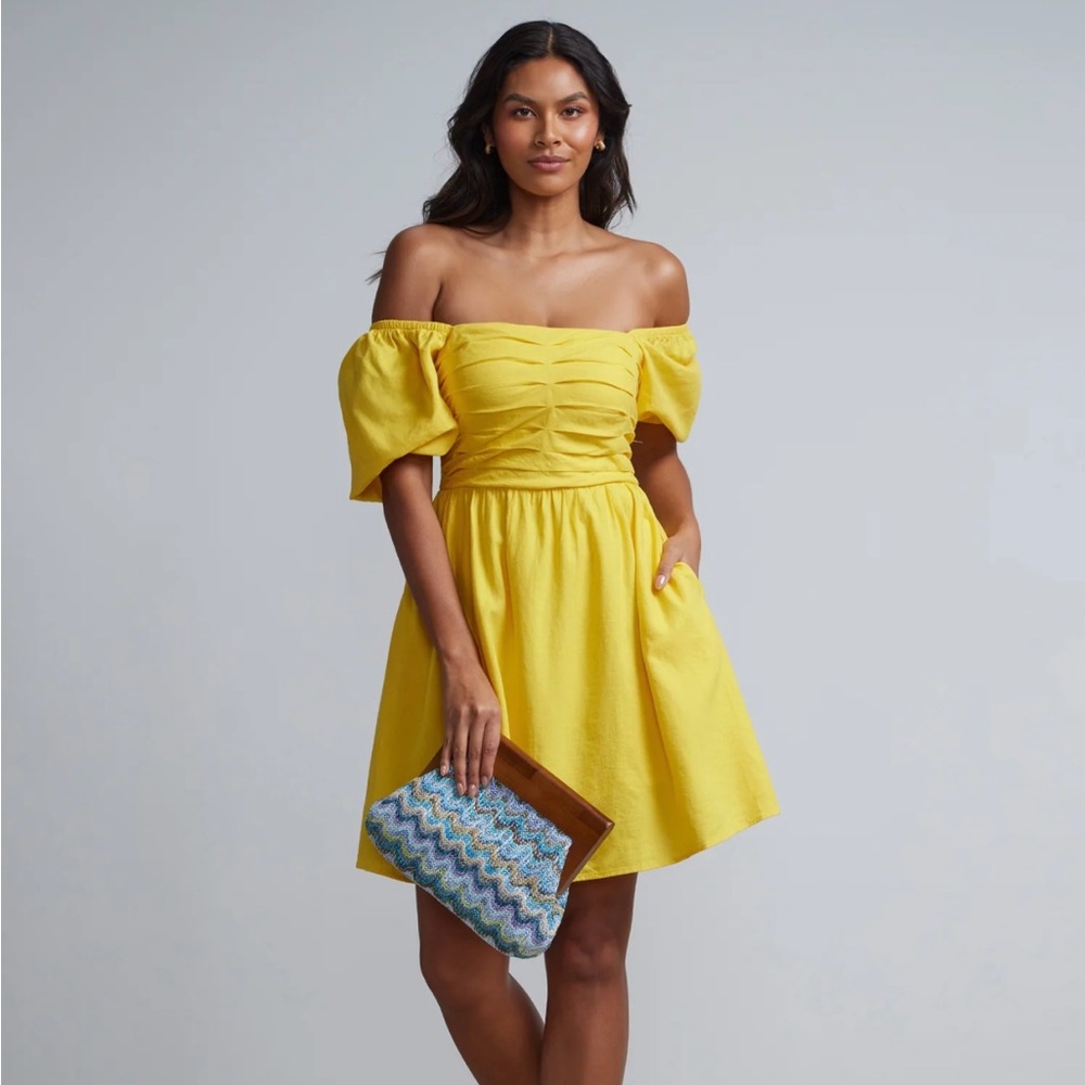 Precious NY&C New York Company Yellow Puff Short Sleeves Dress.